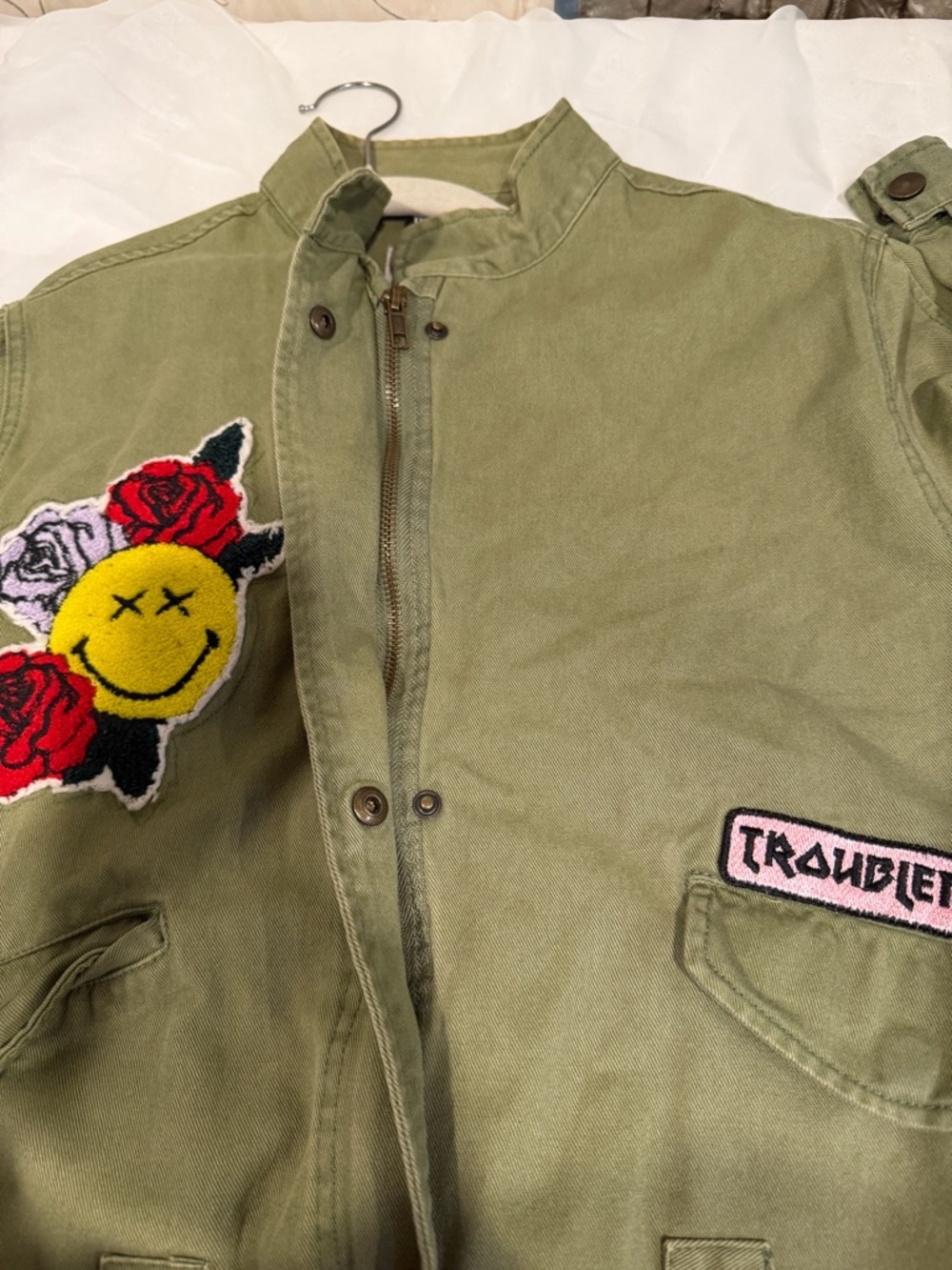 Zara Olive Green Patchwork Jean Jacket with Red & Yellow Accents - Picture 9 of 10